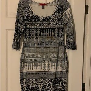 White and black design stretchy dress size large